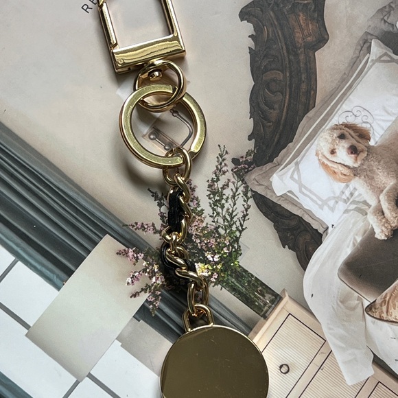 Tory Burch Mercer Leather Inlay Key Fobbag Charm - Picture 5 of 7